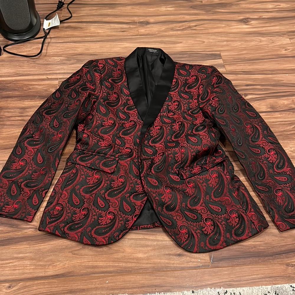 Men’s paisley patterned jacket